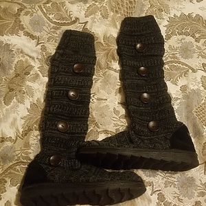 Knitted tall boots
